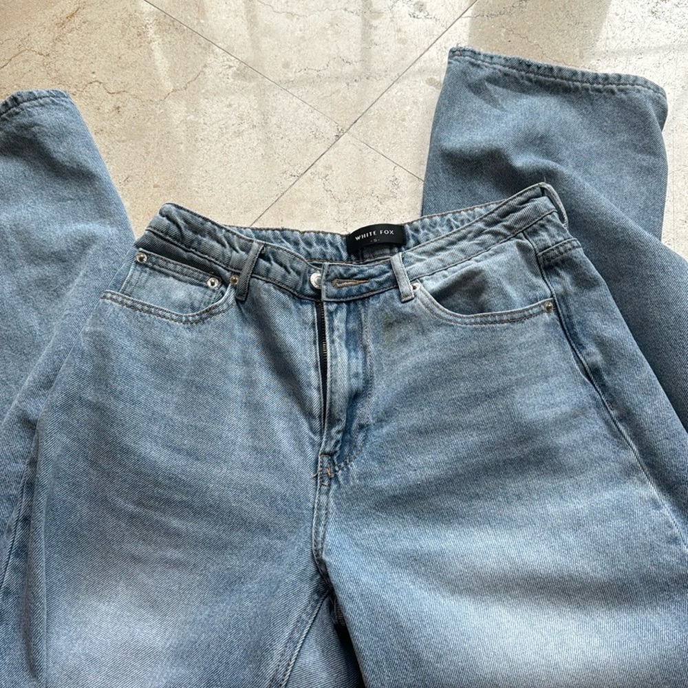 White fox low rise jeans